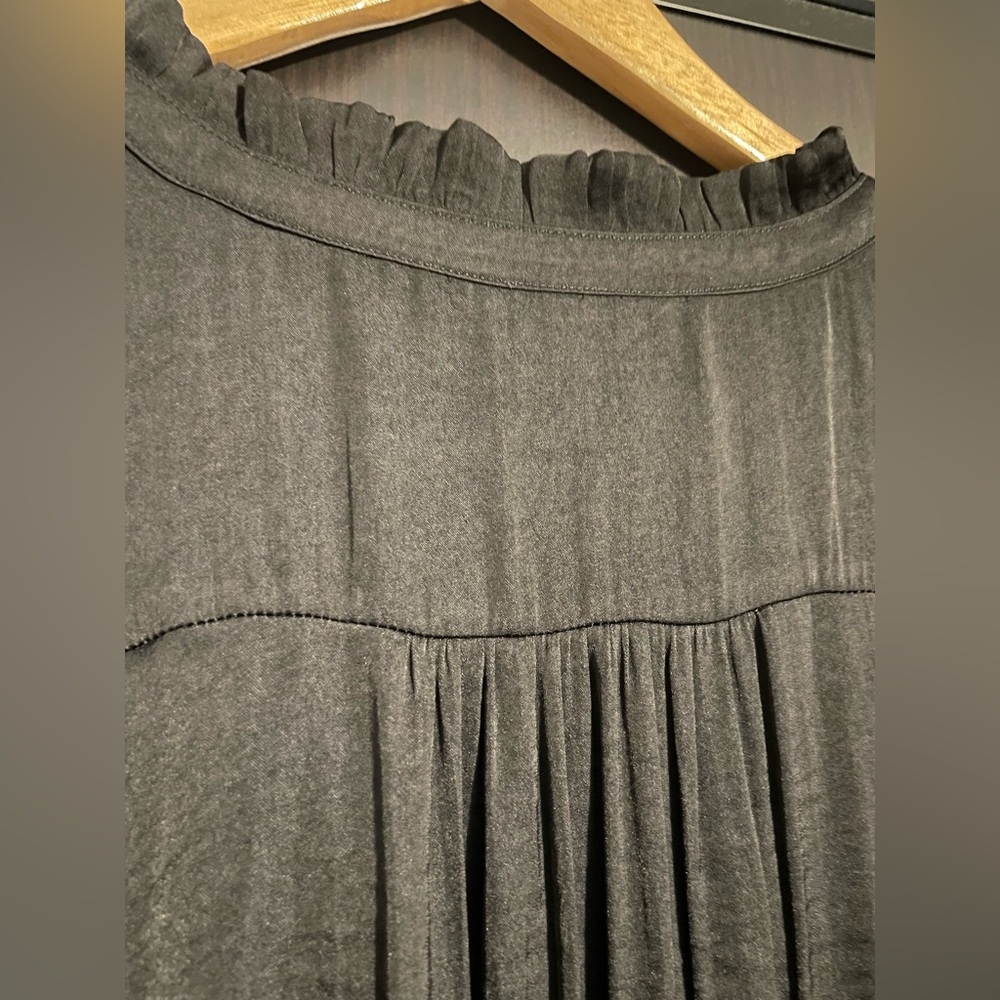 Simply Vera Vera Wang Classic Black Top - Picture 5 of 9